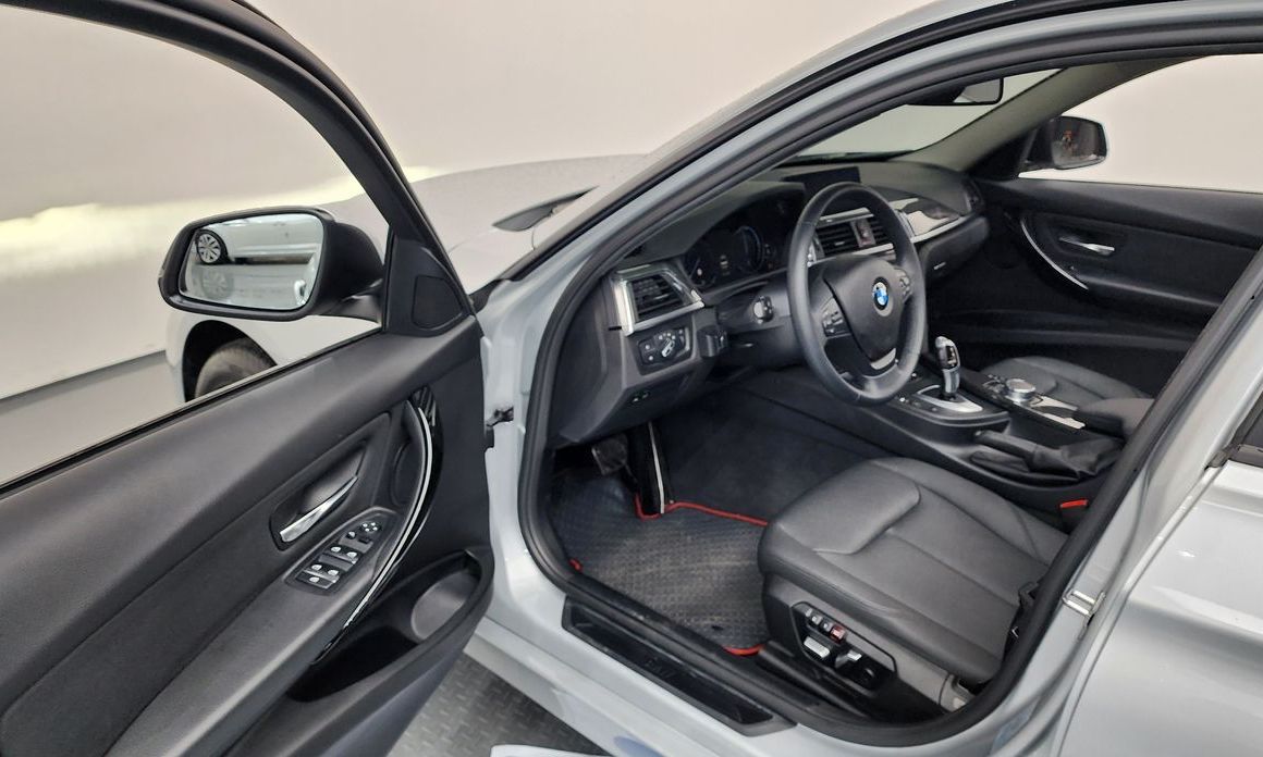 BMW 3-Series 2018