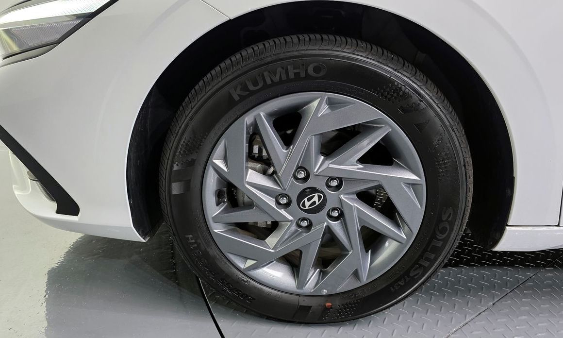 Hyundai AVANTE 2025