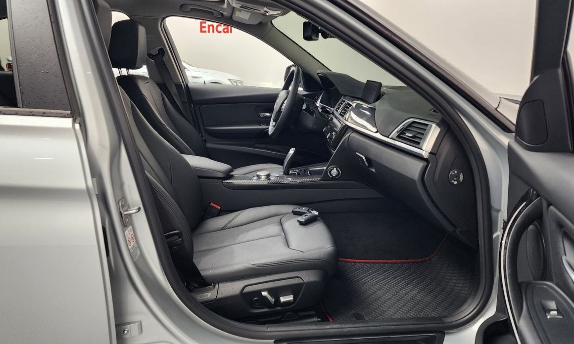 BMW 3-Series 2018