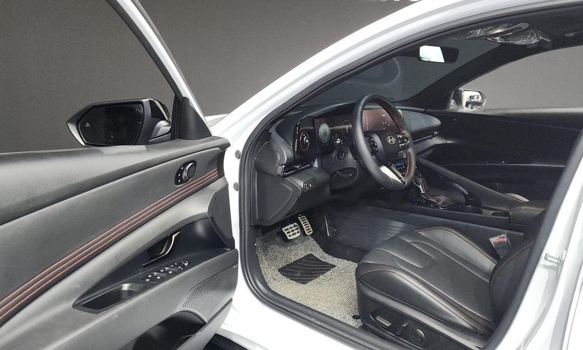 Hyundai AVANTE 2025