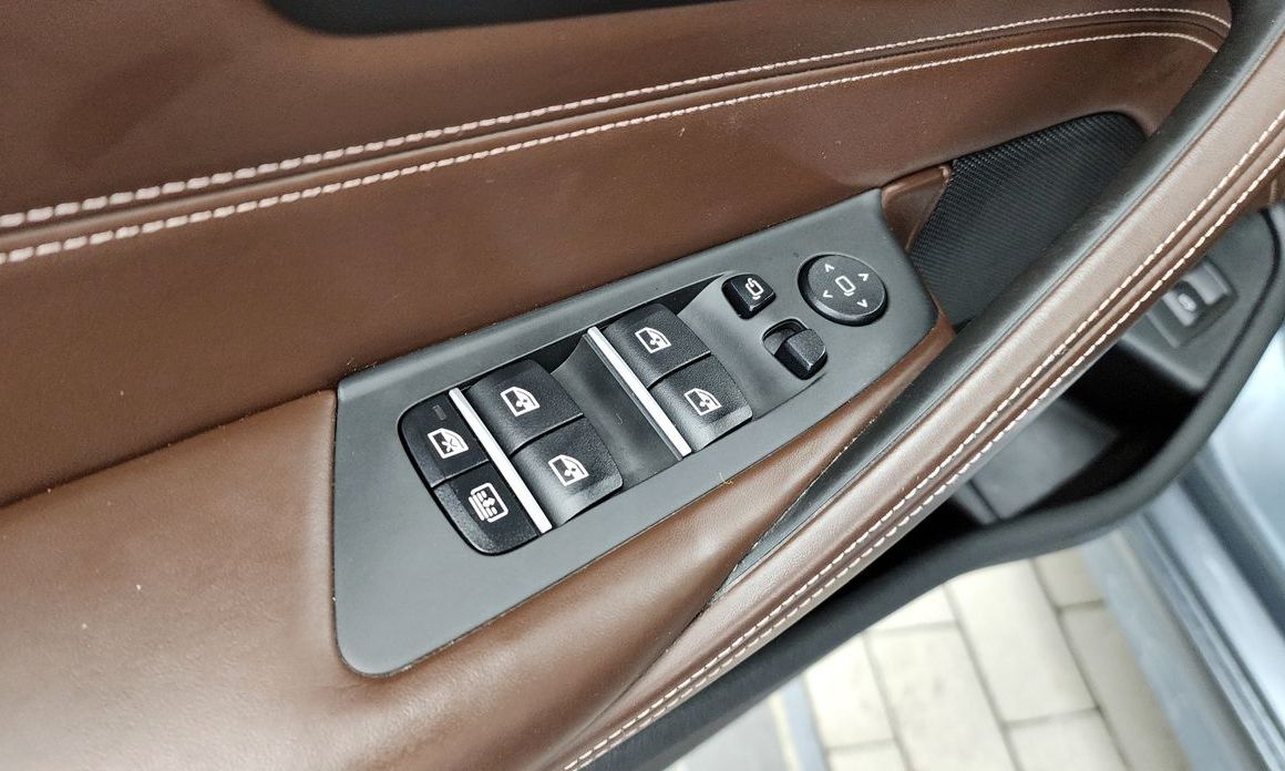 BMW 5-Series 2019