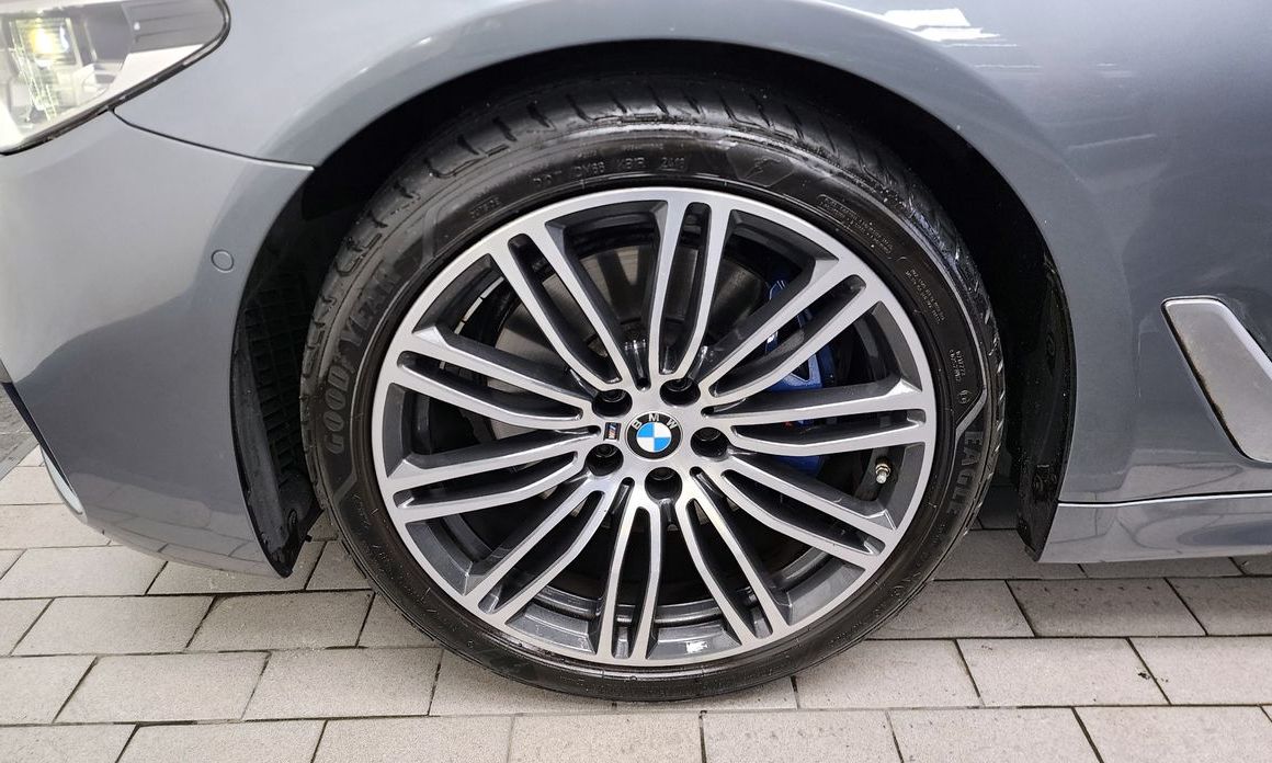 BMW 5-Series 2019