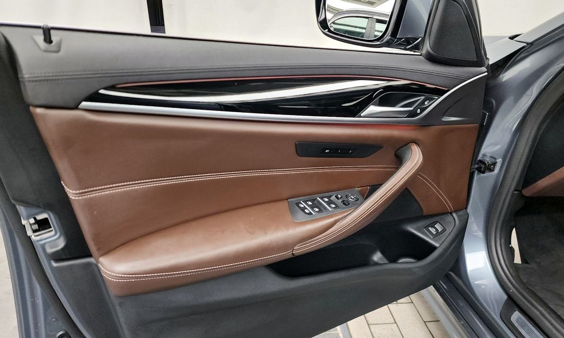 BMW 5-Series 2019