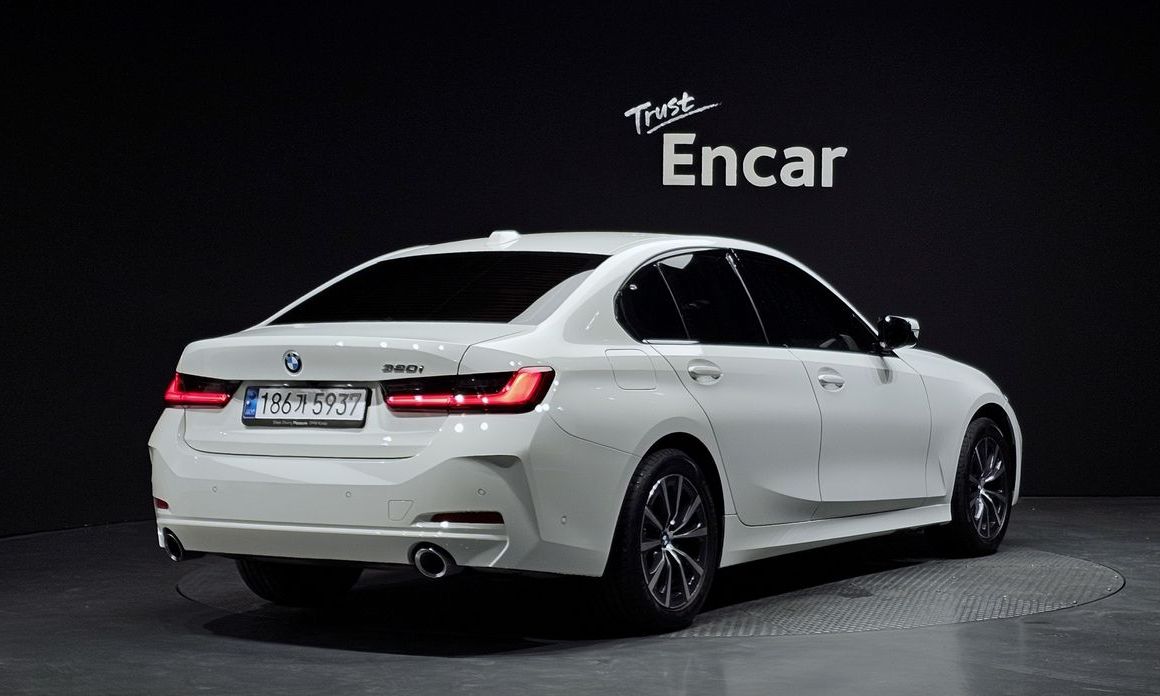 BMW 3-Series 2024