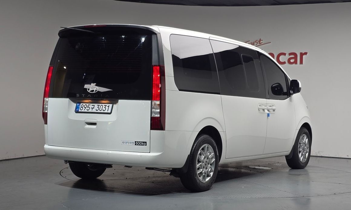 Hyundai Staria 2025