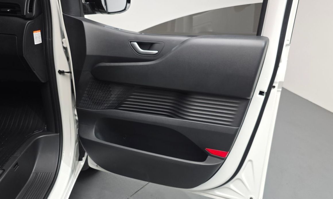 Hyundai Staria 2025
