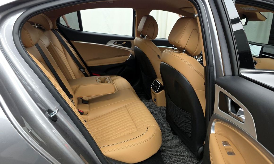 Genesis G70 2025