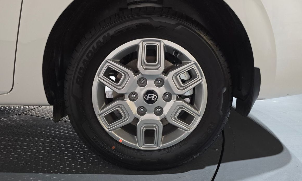 Hyundai Staria 2025