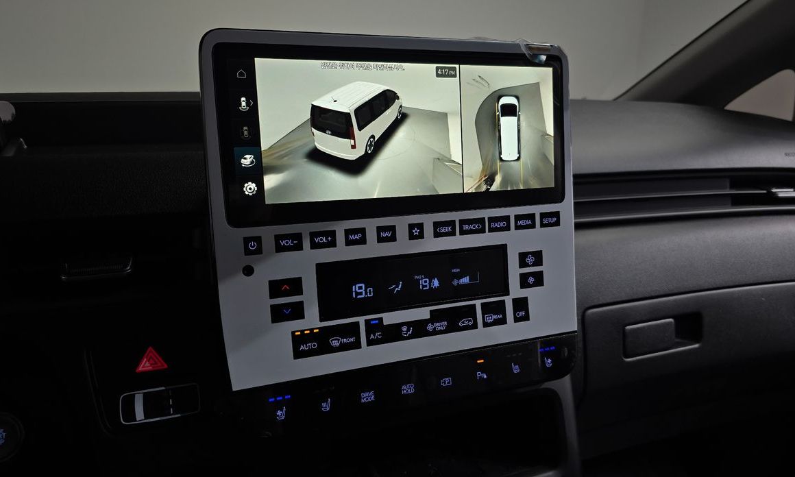 Hyundai Staria 2025