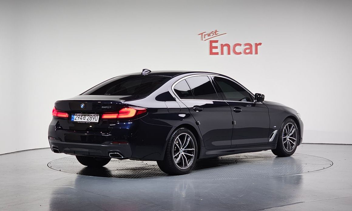 BMW 5-Series 2022
