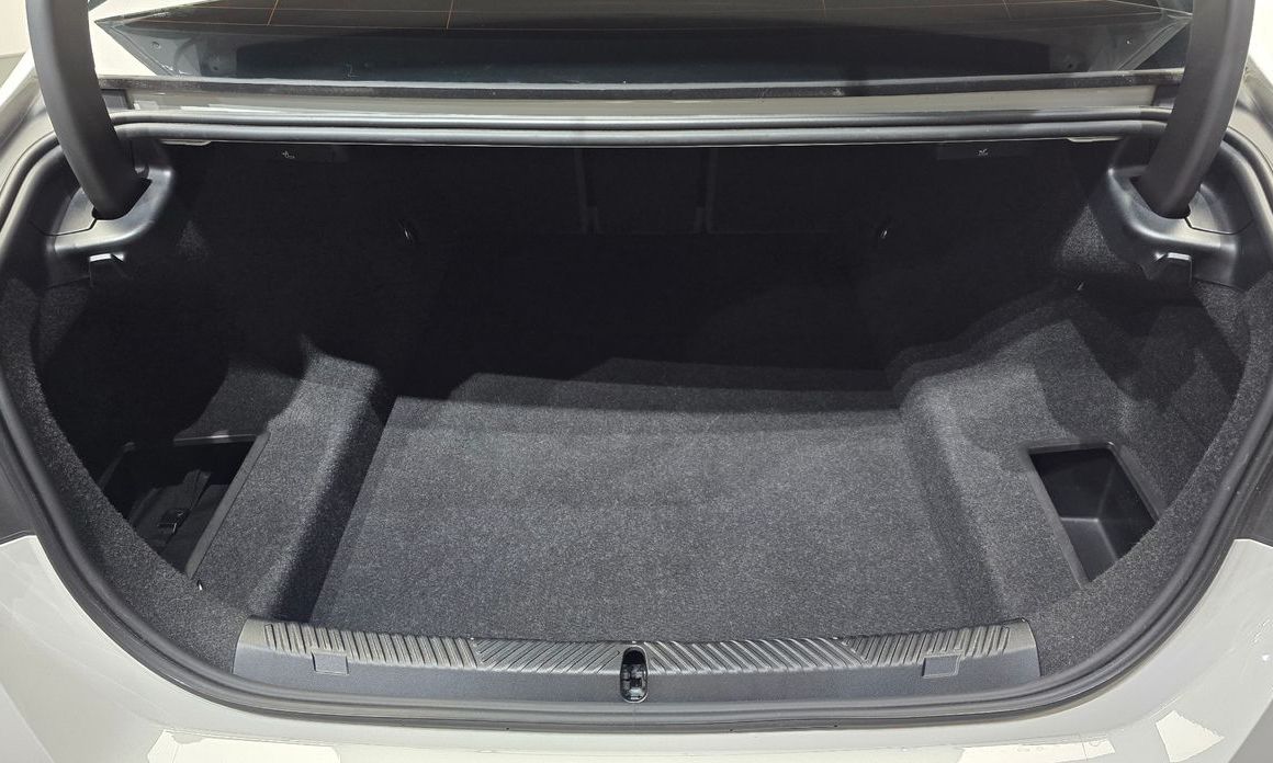 BMW 5-Series 2024