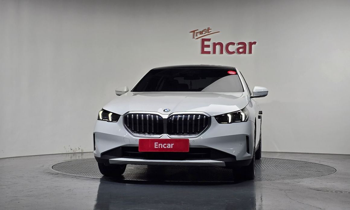 BMW 5-Series 2024