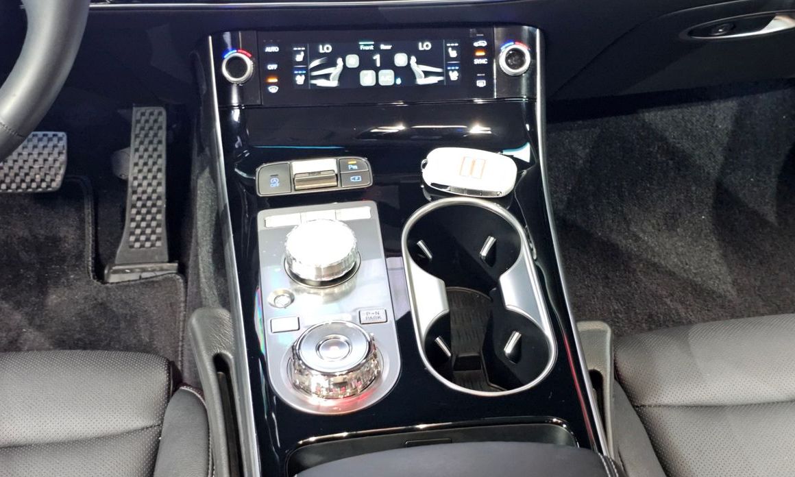 Genesis GV70 2025
