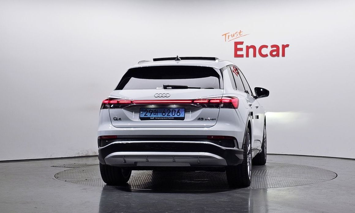 Audi Q4 e-tron 2025