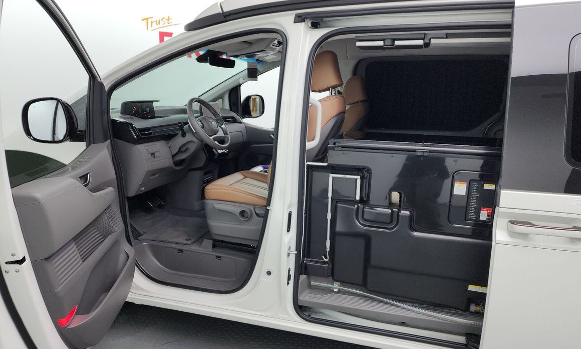 Hyundai Staria 2024