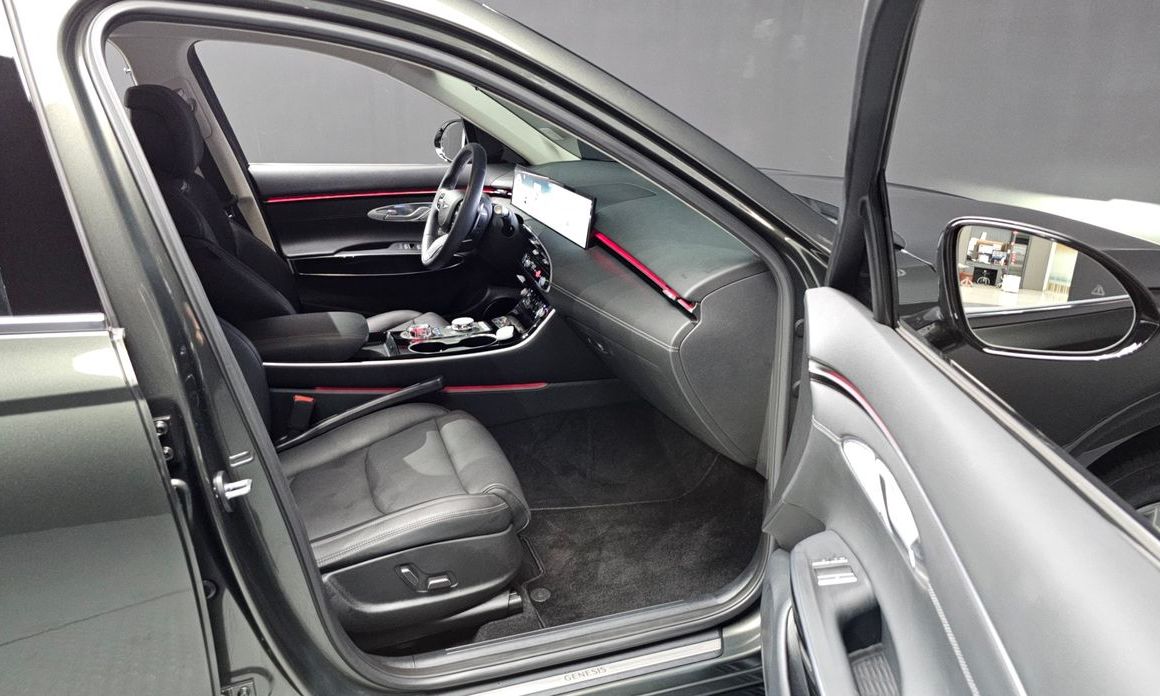 Genesis GV70 2025