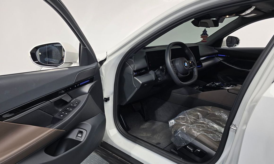 BMW 5-Series 2024