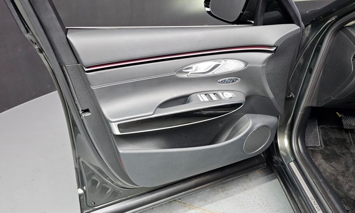 Genesis GV70 2025