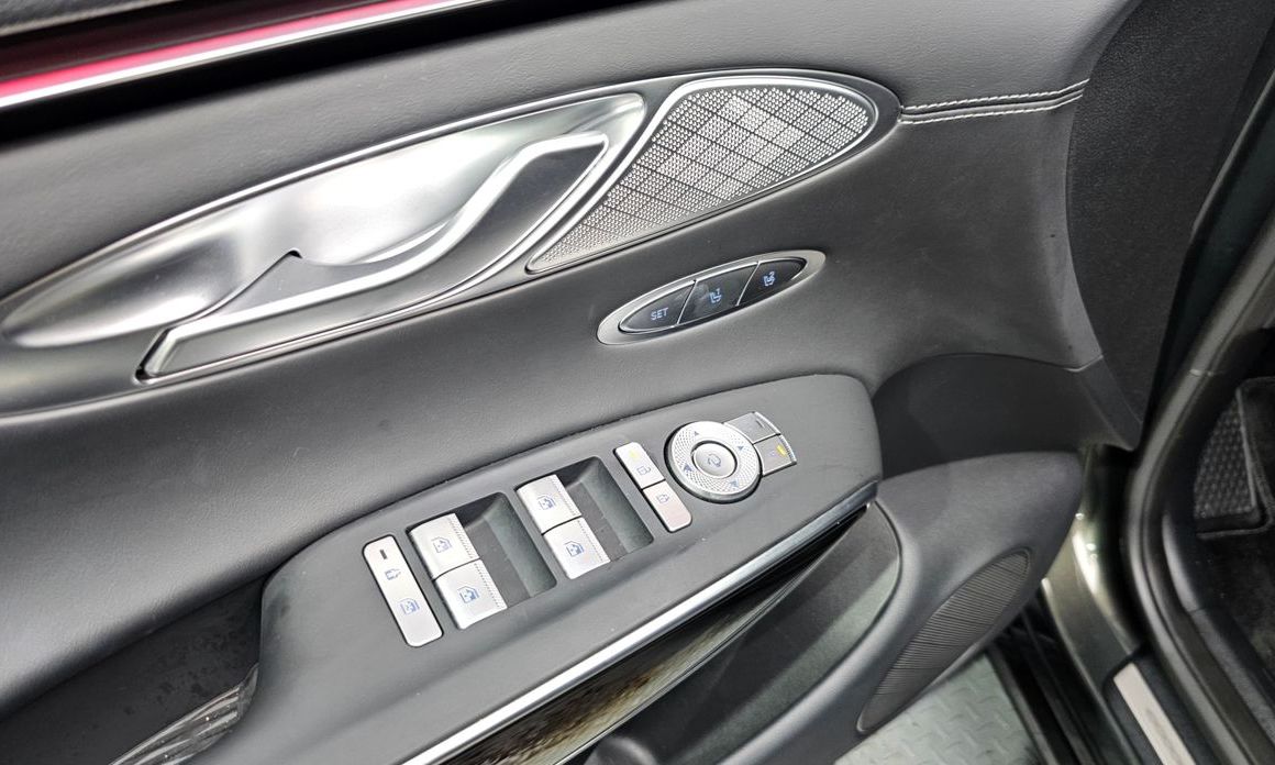Genesis GV70 2025