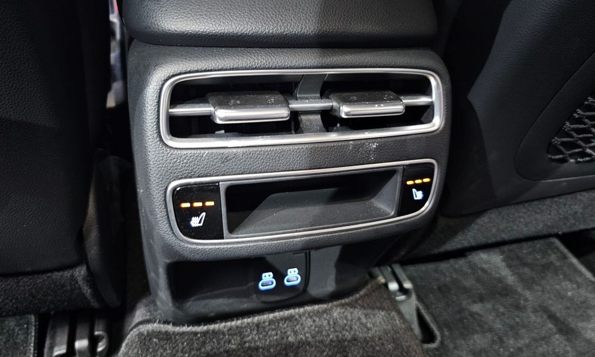 Genesis GV70 2025