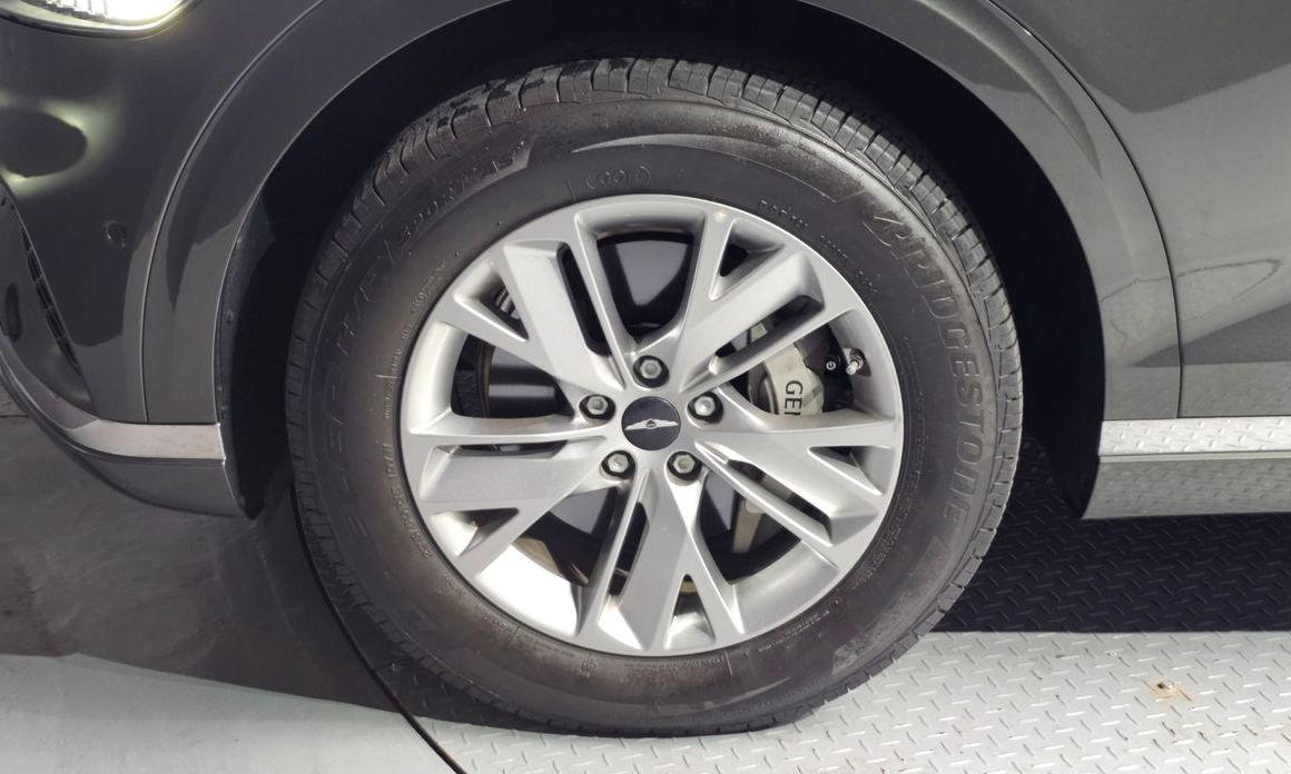 Genesis GV70 2025