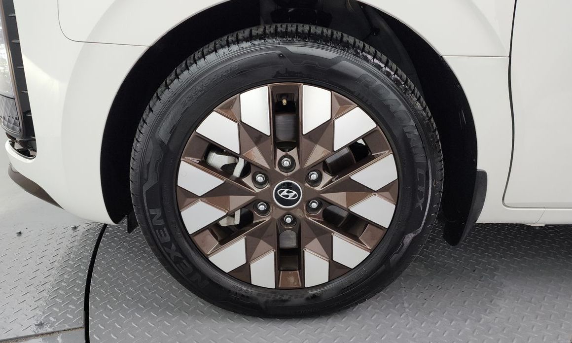 Hyundai Staria 2024