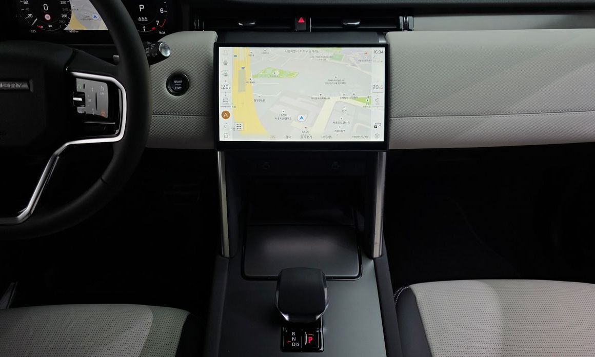 Land Rover Discovery Sport 2025