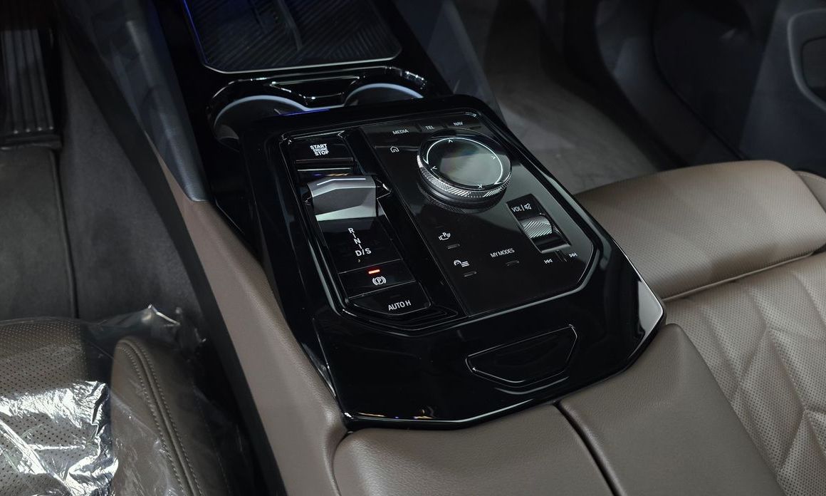 BMW 5-Series 2024