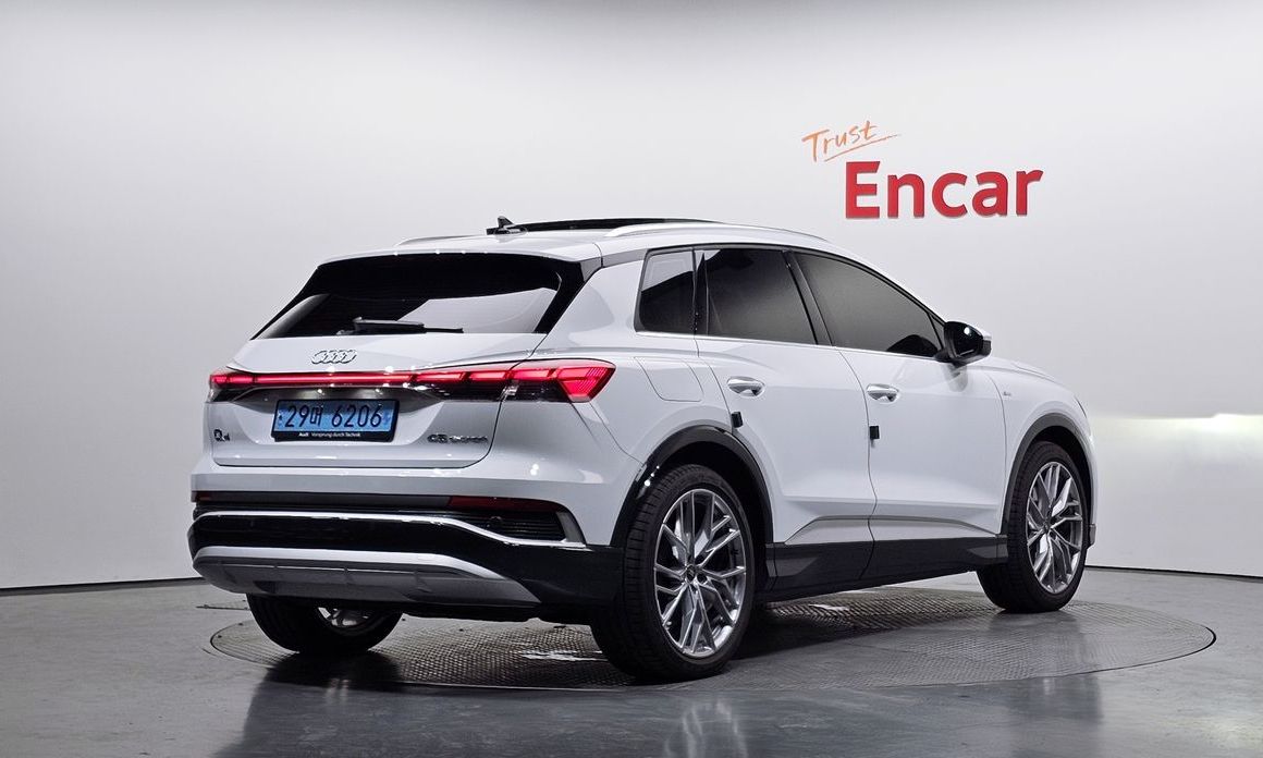 Audi Q4 e-tron 2025