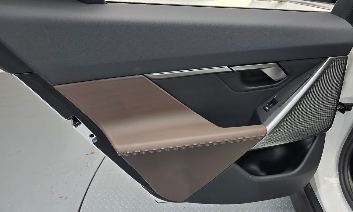 BMW 5-Series 2024