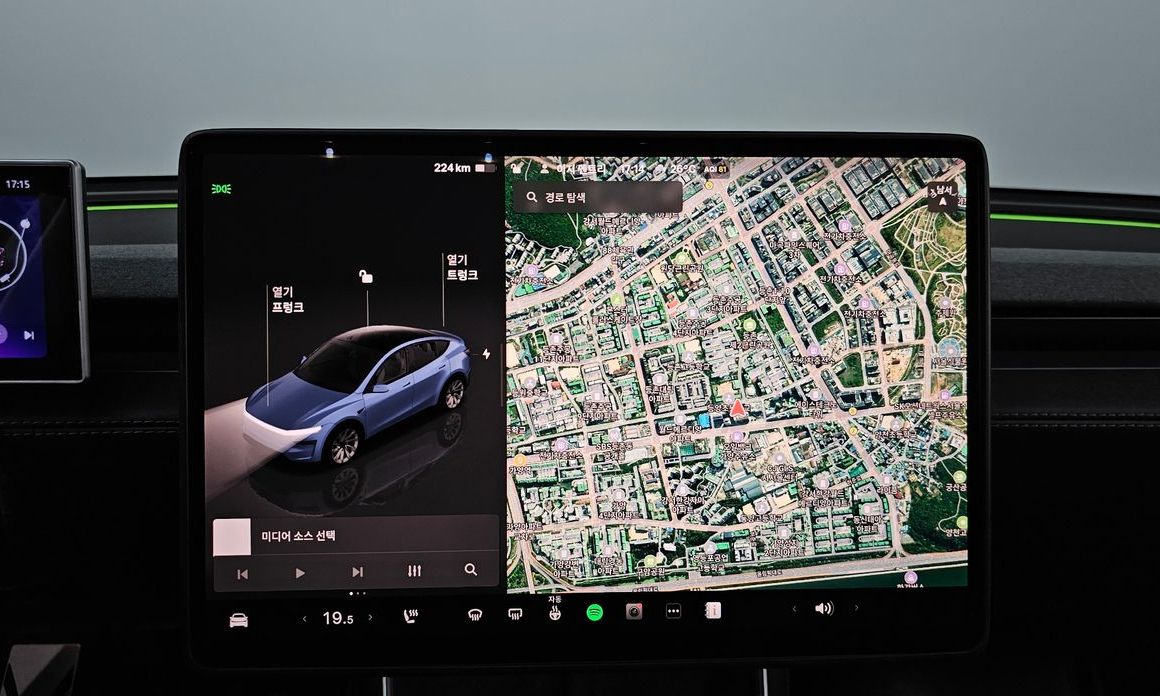 Tesla Model Y 2025