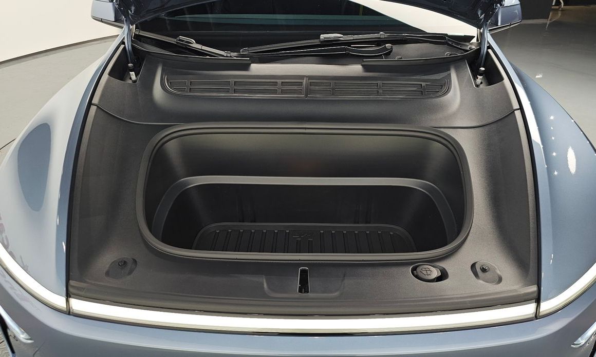 Tesla Model Y 2025