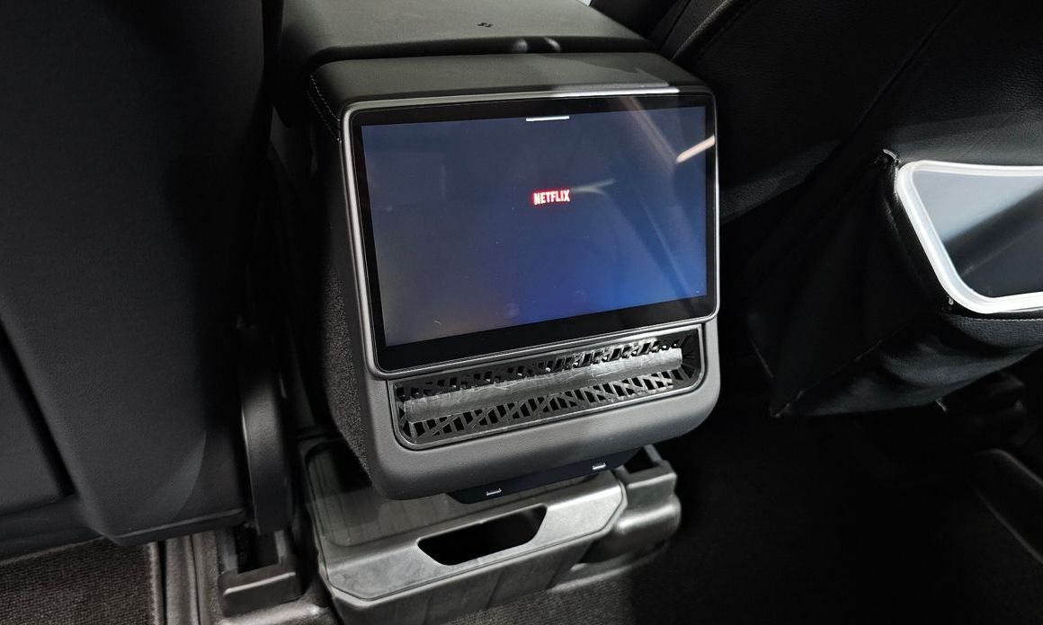 Tesla Model Y 2025
