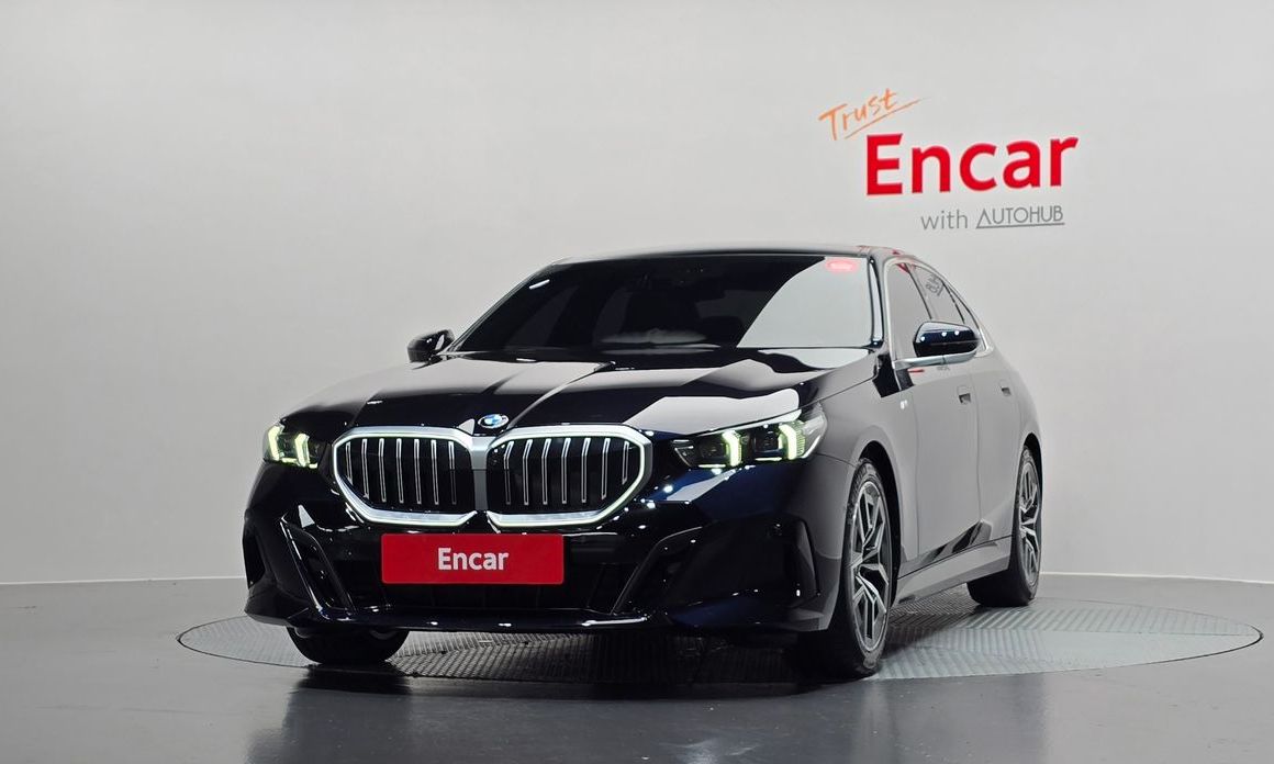 BMW 5-Series 2024