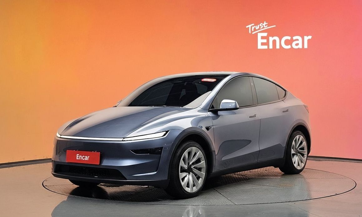 Tesla Model Y 2025