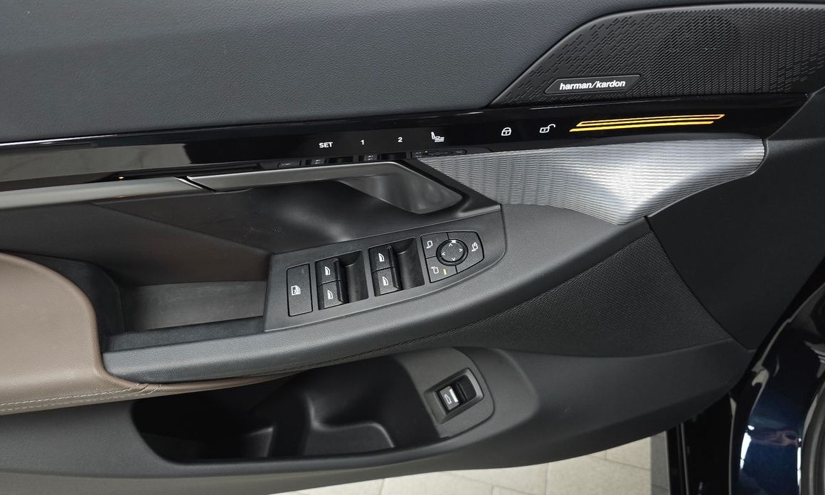 BMW 5-Series 2024