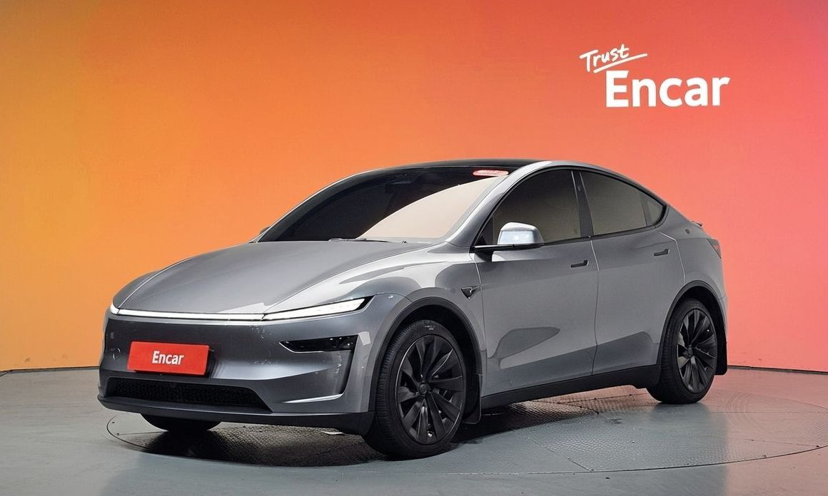 Tesla Model Y 2025