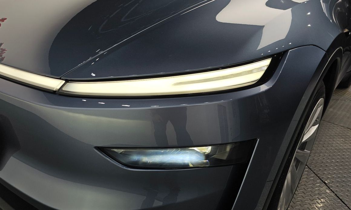 Tesla Model Y 2025