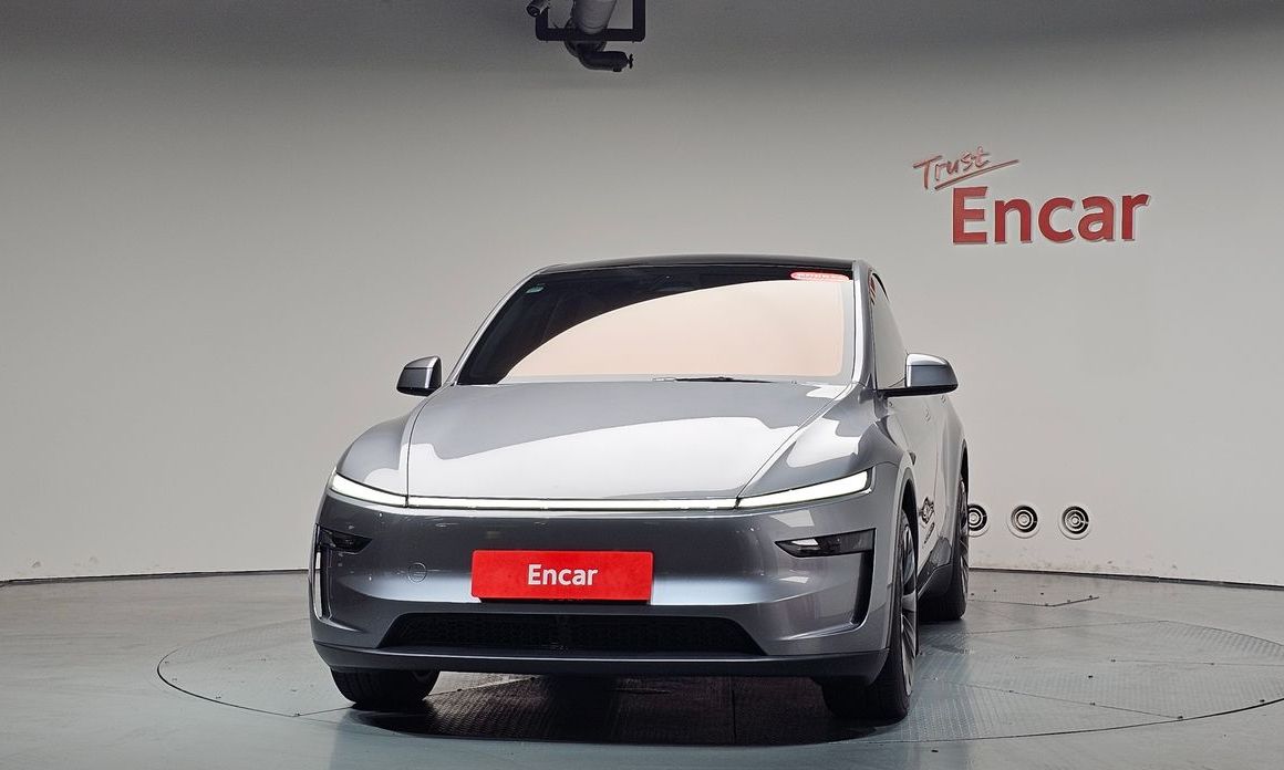 Tesla Model Y 2025