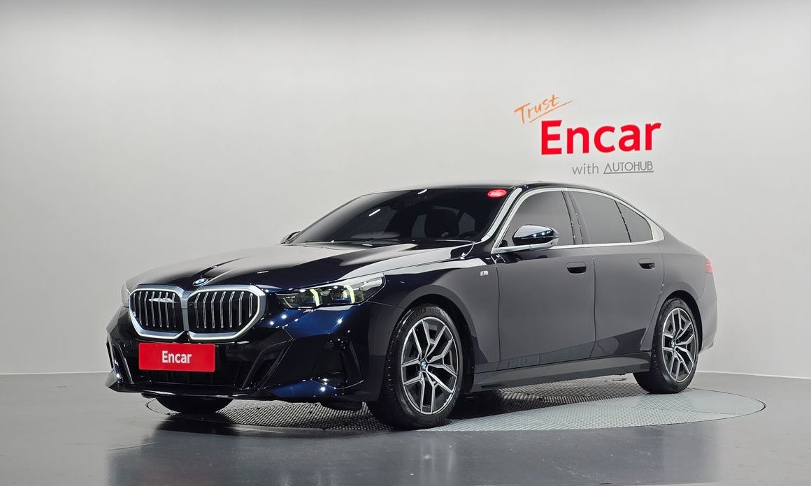 BMW 5-Series 2024