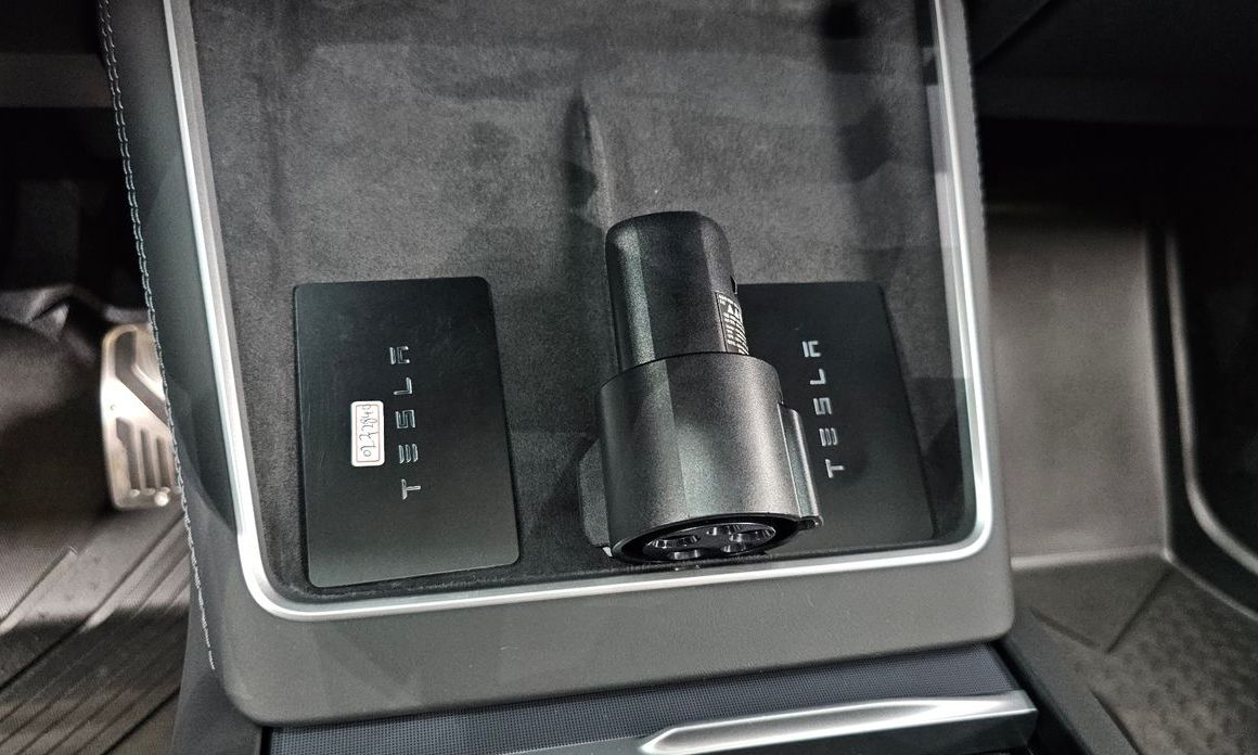 Tesla Model Y 2025