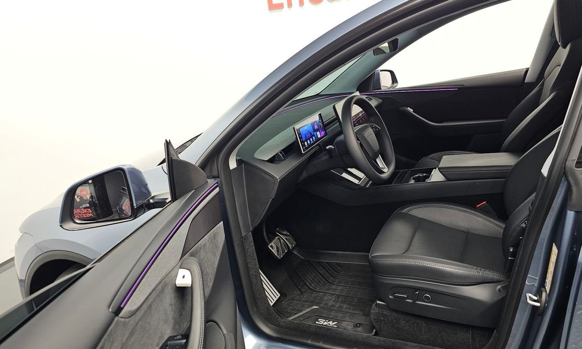 Tesla Model Y 2025