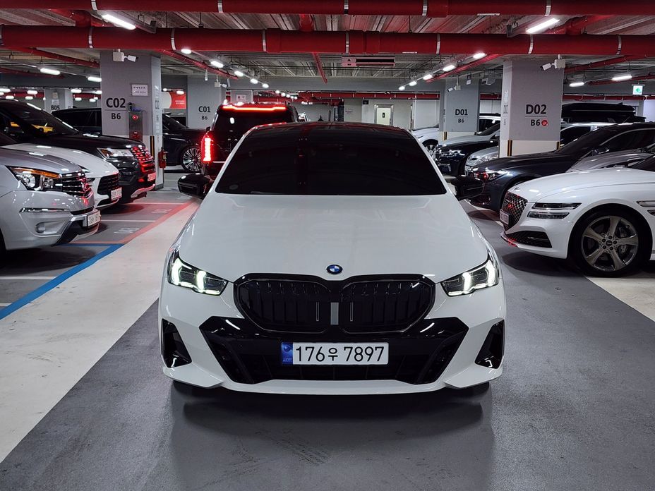 BMW 5-Series 2024