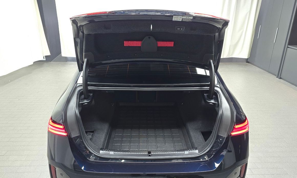 BMW 5-Series 2024