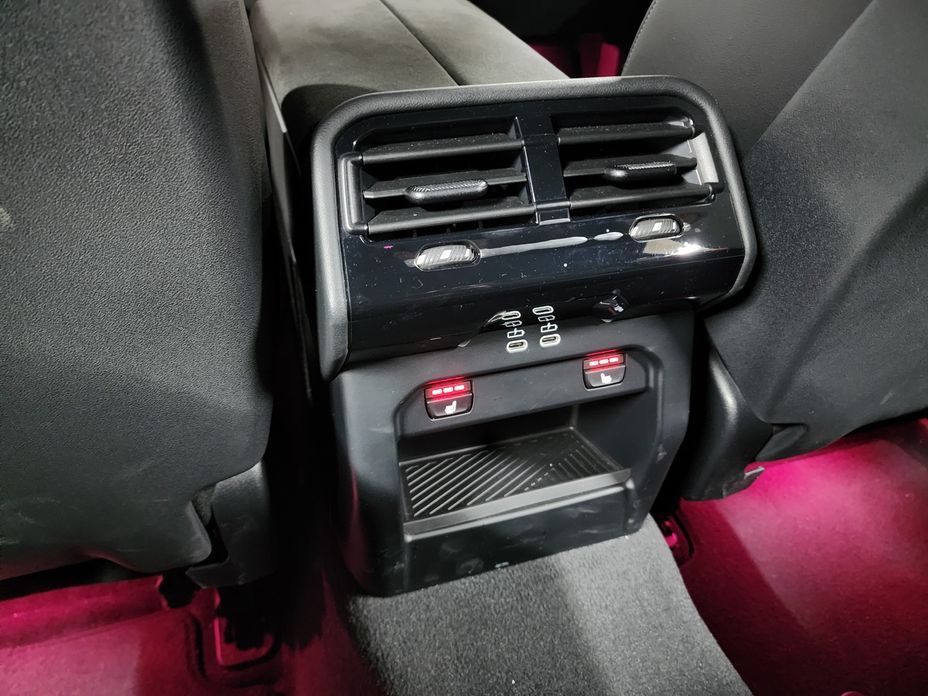 BMW 5-Series 2024