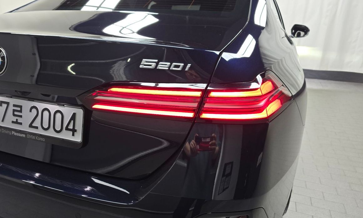 BMW 5-Series 2024