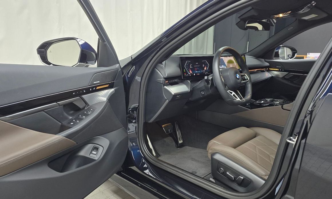 BMW 5-Series 2024