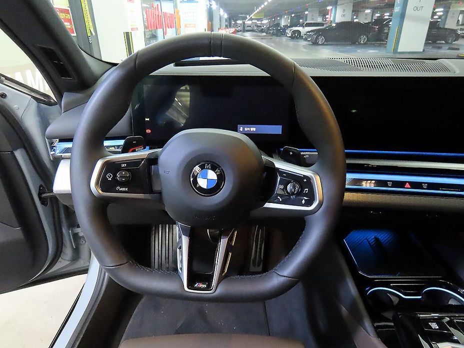 BMW 5-Series 2025