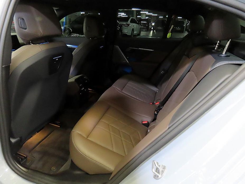 BMW 5-Series 2025