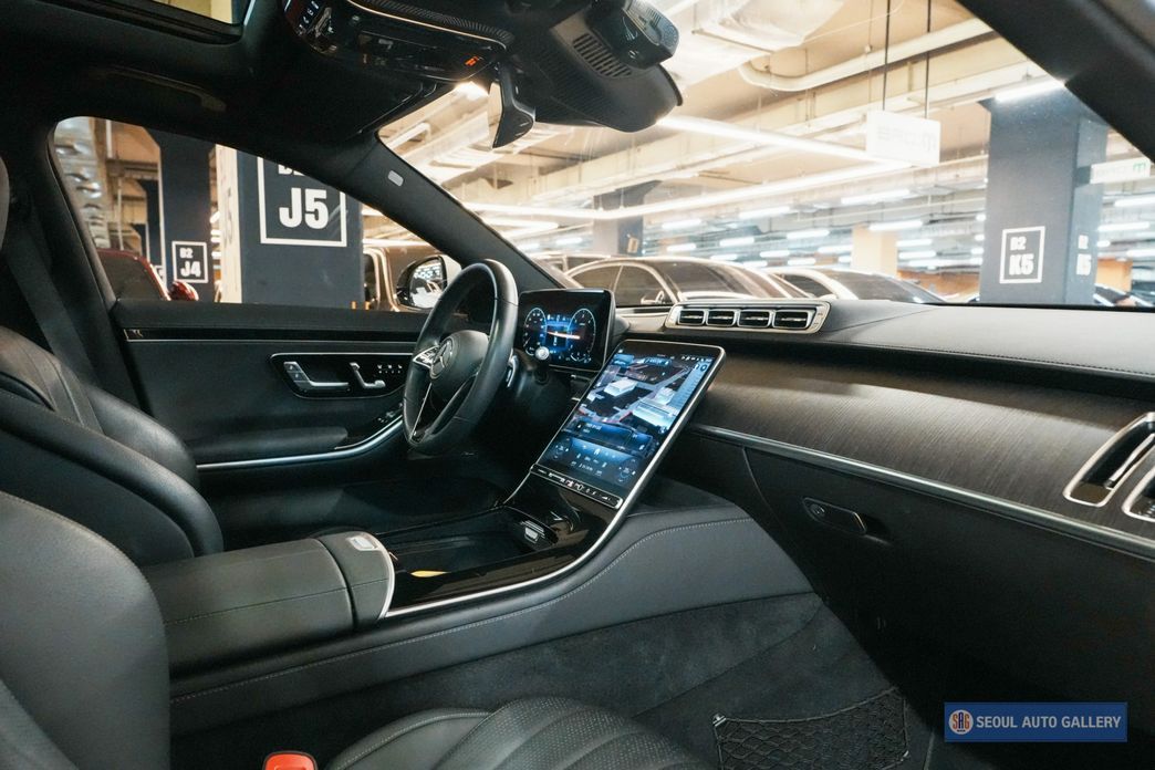 Mercedes-Benz S-Class 2021